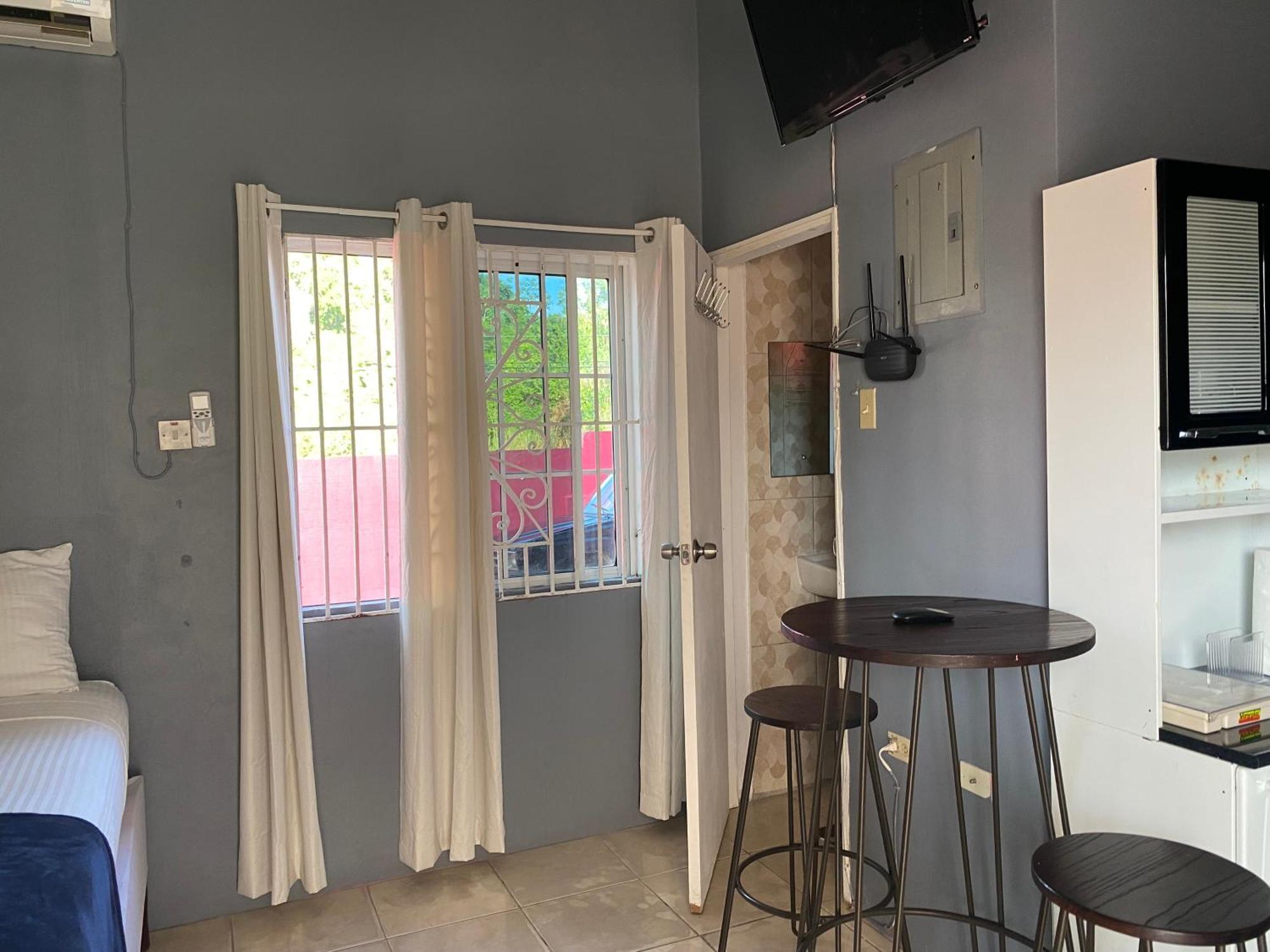 A Taste Of Jamaica Lavern'S Place Ocho Rios Exterior photo